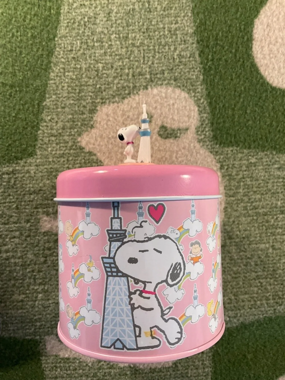 Rare Vintage Snoopy, Tokyo Skytree, Pink Metal Cook Tin 2013 Japan exclusive